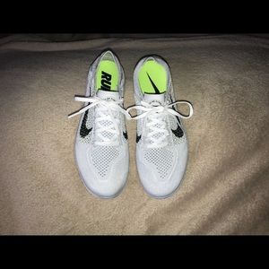 SOLD New Nike 2018 Free RN Flyknit Grey/White